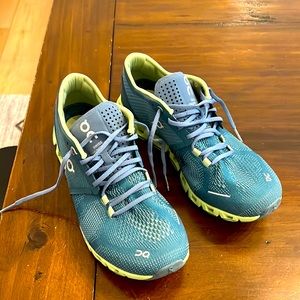 On cloud running shoe